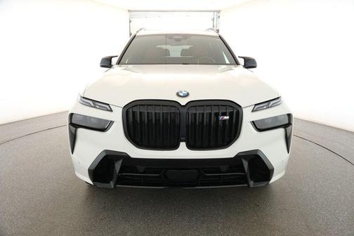 2024 BMW X7 M60i