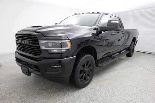 2024 RAM 3500 Laramie Crew Cab 4x4 8' Box