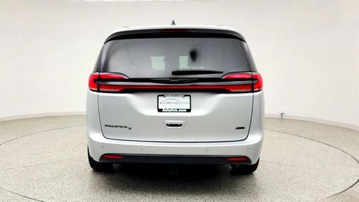 Silver Mist Clearcoat 2024 Chrysler Pacifica Touring L