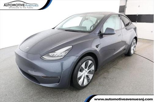 2022 Tesla Model Y Long Range Dual Motor All-Wheel Drive