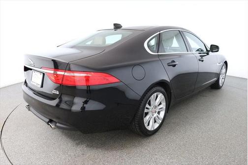 2017 Jaguar XF 35t Premium