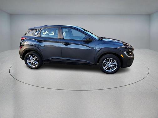 2022 Hyundai KONA SE