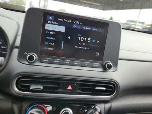 2022 Hyundai KONA SE