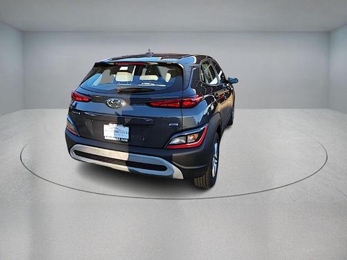 2022 Hyundai KONA SE