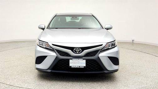 Celestial Silver Metallic 2018 Toyota Camry SE