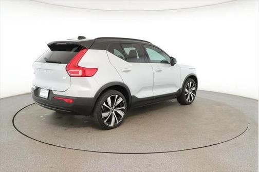 2022 Volvo XC40 Recharge Pure Electric P8 Twin Plus