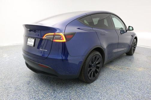 2022 Tesla Model Y Long Range Dual Motor All-Wheel Drive