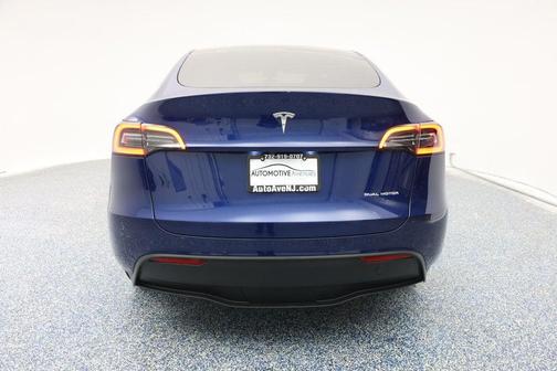 2022 Tesla Model Y Long Range Dual Motor All-Wheel Drive