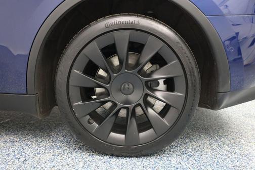 2022 Tesla Model Y Long Range Dual Motor All-Wheel Drive