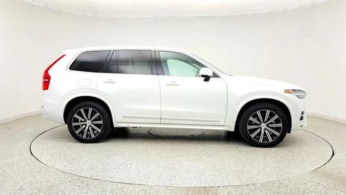 Crystal White Metallic 2023 Volvo XC90 B6 Plus 7-Seater