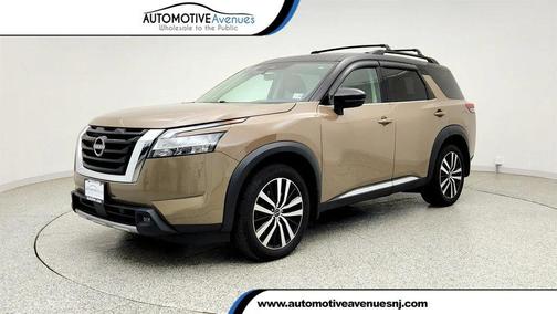 Baja Storm/Super Black Roof 2024 Nissan Pathfinder Platinum 4WD