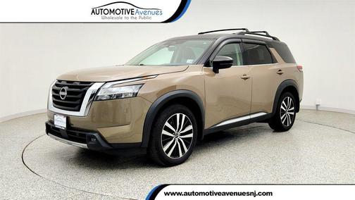 Baja Storm/Super Black Roof 2024 Nissan Pathfinder Platinum 4WD