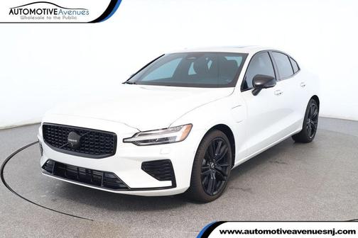 2024 Volvo S60 Recharge Plug-In Hybrid T8 Plus Black Edition