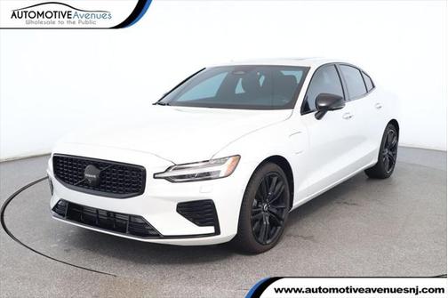 2024 Volvo S60 Recharge Plug-In Hybrid T8 Plus Black Edition