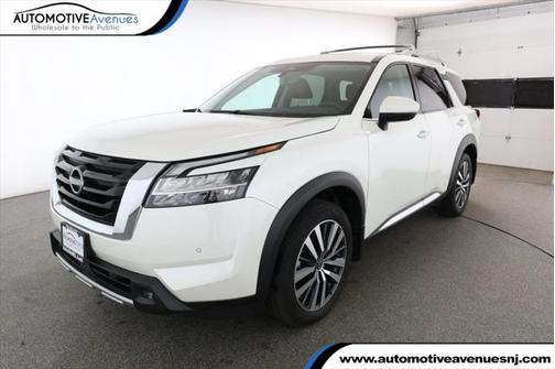 2022 Nissan Pathfinder Platinum 2WD