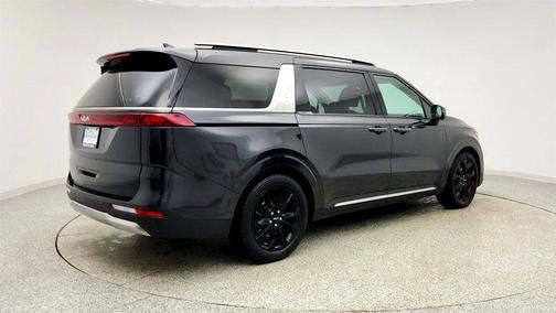 2024 Kia Carnival SX