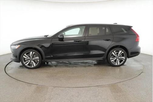 2024 Volvo V60 Cross Country B5 Plus