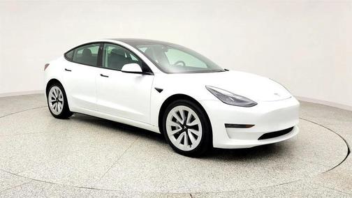 Pearl White Multi-Coat 2023 Tesla Model 3 Standard Range