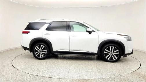 Everest White Pearl Tricoat 2025 Nissan Pathfinder Platinum 4WD