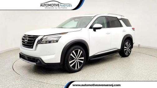 Everest White Pearl Tricoat 2025 Nissan Pathfinder Platinum 4WD