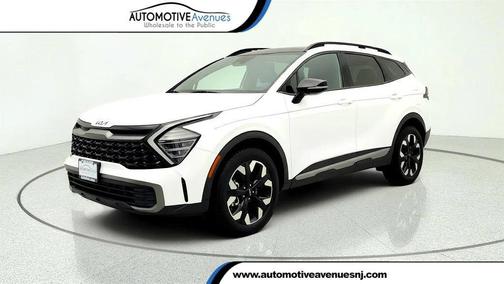 Glacial White Pearl 2024 Kia Sportage X-Line