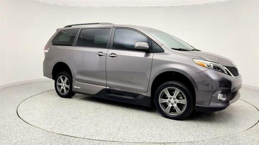 2017 Toyota Sienna SE Premium