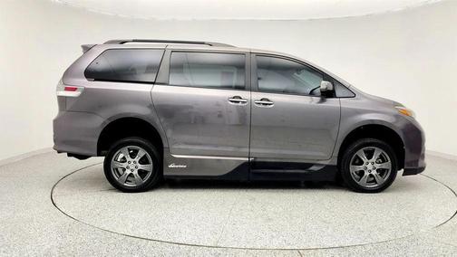 2017 Toyota Sienna SE Premium