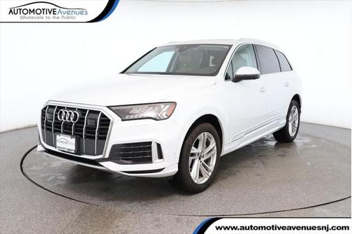 2023 Audi Q7 45 Premium Plus