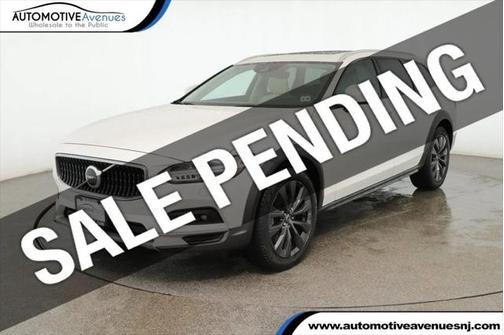 2021 Volvo V90 Cross Country T6