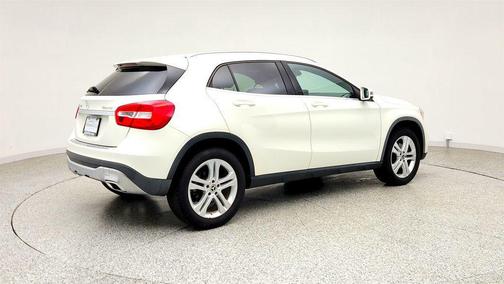 Arctic White 2018 Mercedes-Benz GLA 250 4MATIC
