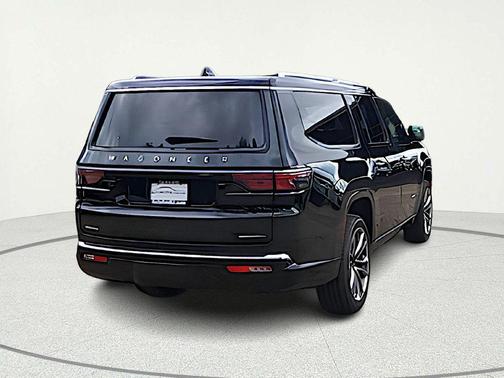 2023 Jeep Wagoneer L Series III 4x4