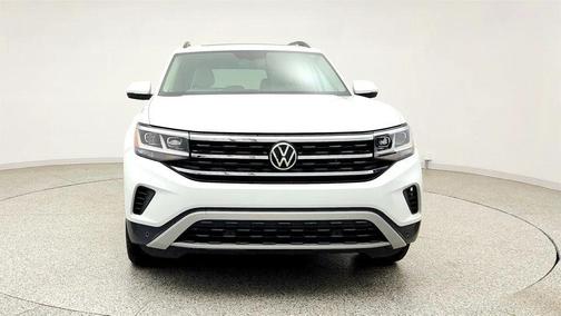 Pure White 2021 Volkswagen Atlas 2.0T SE w/Technology 4MOTION