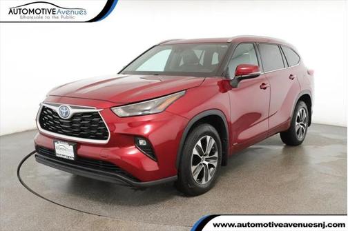 2022 Toyota Highlander Hybrid XLE