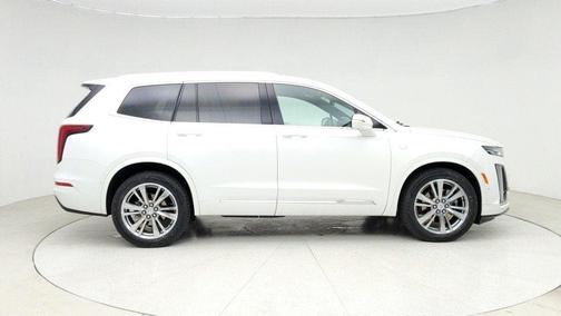 2022 Cadillac XT6 Premium Luxury FWD