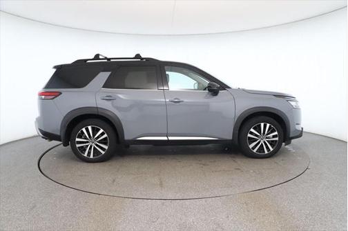 2024 Nissan Pathfinder Platinum 4WD