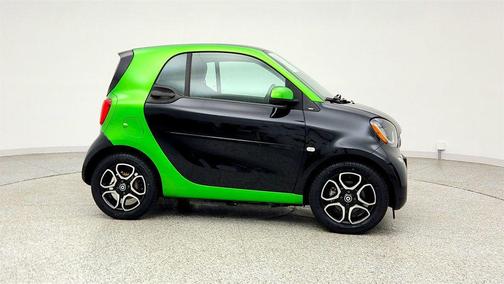 smart deep black 2017 smart ForTwo Electric Drive prime