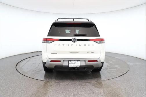 2023 Nissan Pathfinder SL 4WD