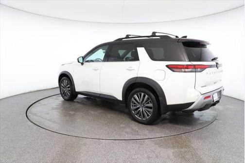 2023 Nissan Pathfinder SL 4WD