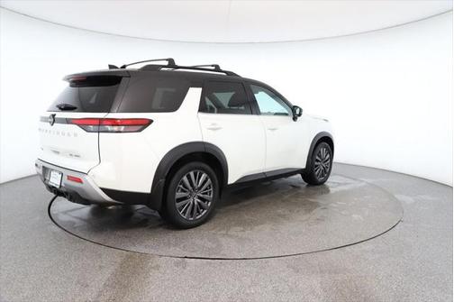 2023 Nissan Pathfinder SL 4WD