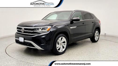 Deep Black Pearl 2021 Volkswagen Atlas Cross Sport 2.0T SEL