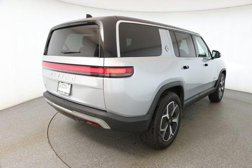 2023 Rivian R1S Adventure Dual-Motor Large Pack