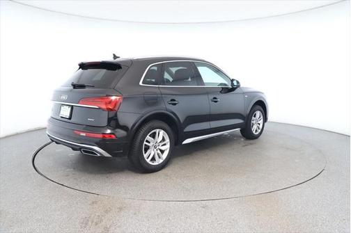2022 Audi Q5 45 S line Premium