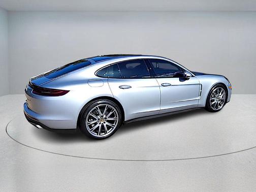 2019 Porsche Panamera 4