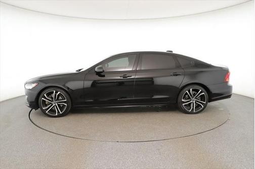 2022 Volvo S90 B6 R-Design