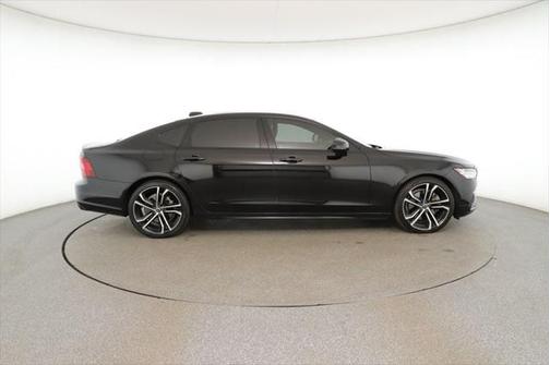 2022 Volvo S90 B6 R-Design