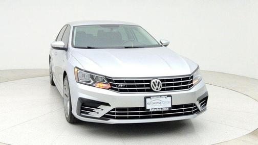 2018 Volkswagen Passat 2.0T R-Line