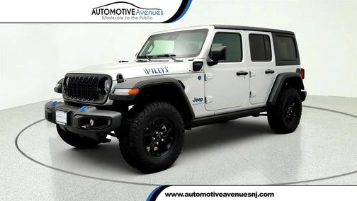 Silver Zynith Clearcoat 2024 Jeep Wrangler 4xe Willys