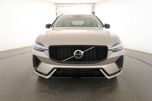 2025 Volvo XC60 Plug-In Hybrid T8 Ultra