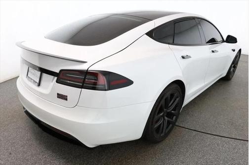 2023 Tesla Model S Plaid
