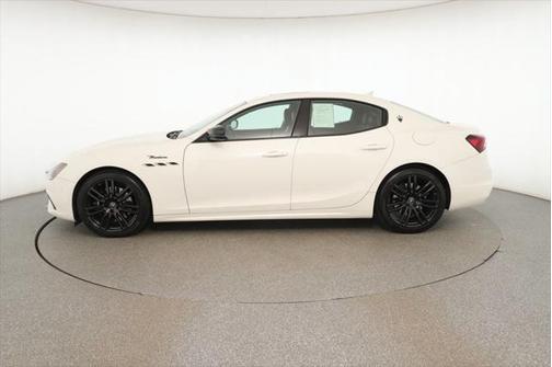 2022 Maserati Ghibli Modena Q4